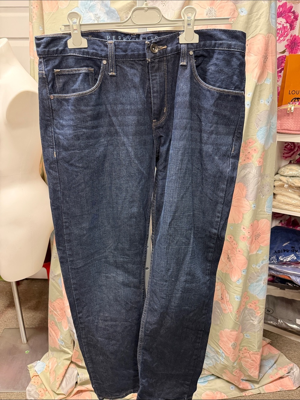 Perry Ellis Men’s Indigo Straight-Leg Jeans